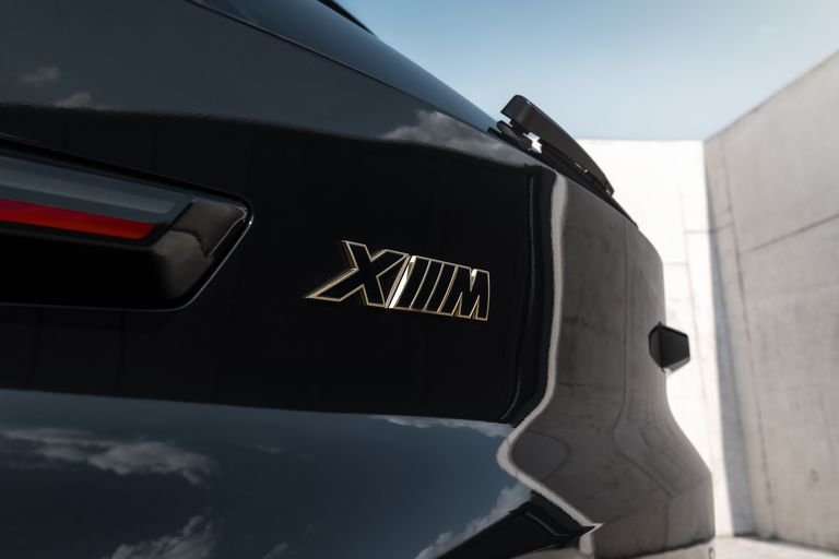 2023-bmw-xm-black-xm-decal-101-1664389188.jpg
