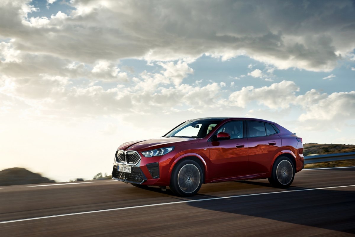 the-first-ever-bmw-ix2 1.jpg