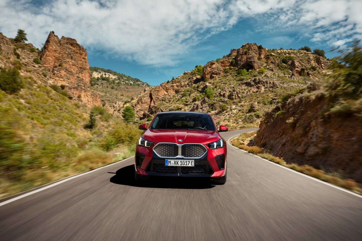 the-first-ever-bmw-ix2 3.jpg