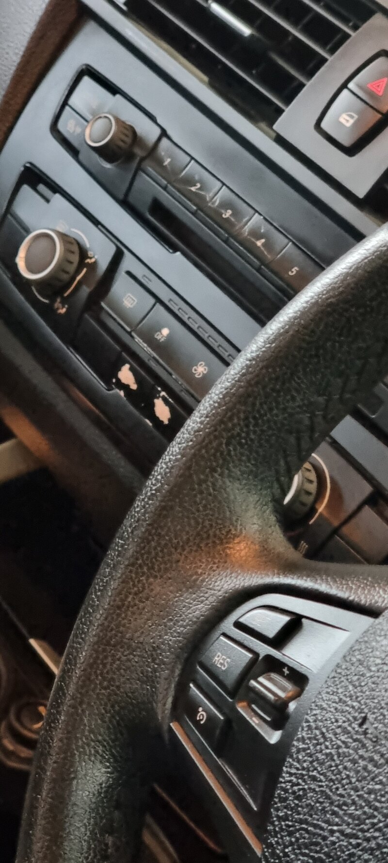 F20 Radio.jpg