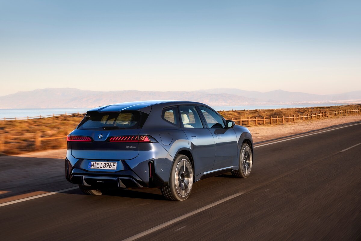 P90615618_lowRes_the-new-bmw-ix3-50-x.jpg