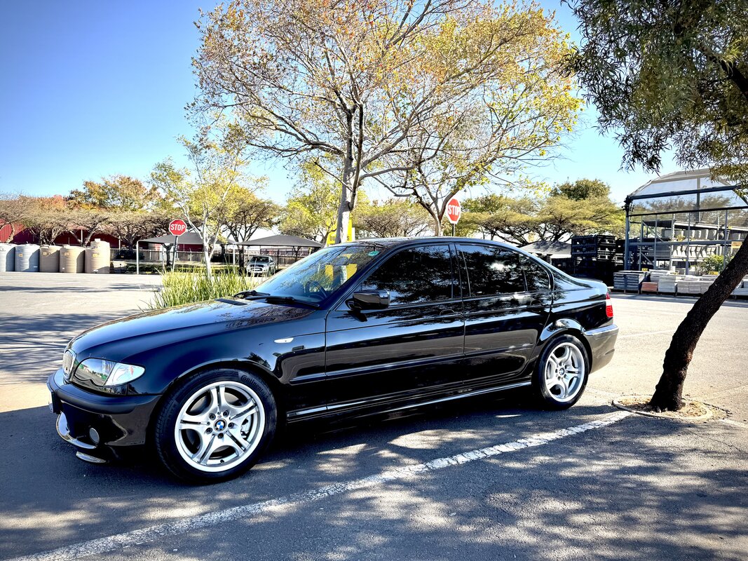 330i Outside.jpg