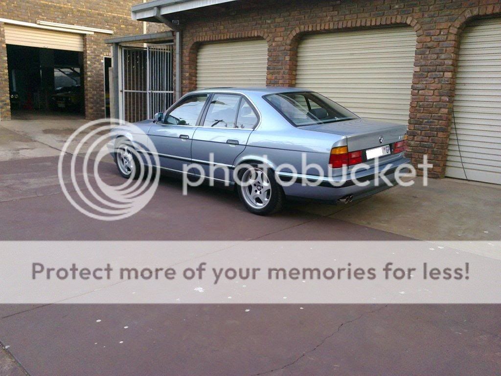 BlouM506c.jpg