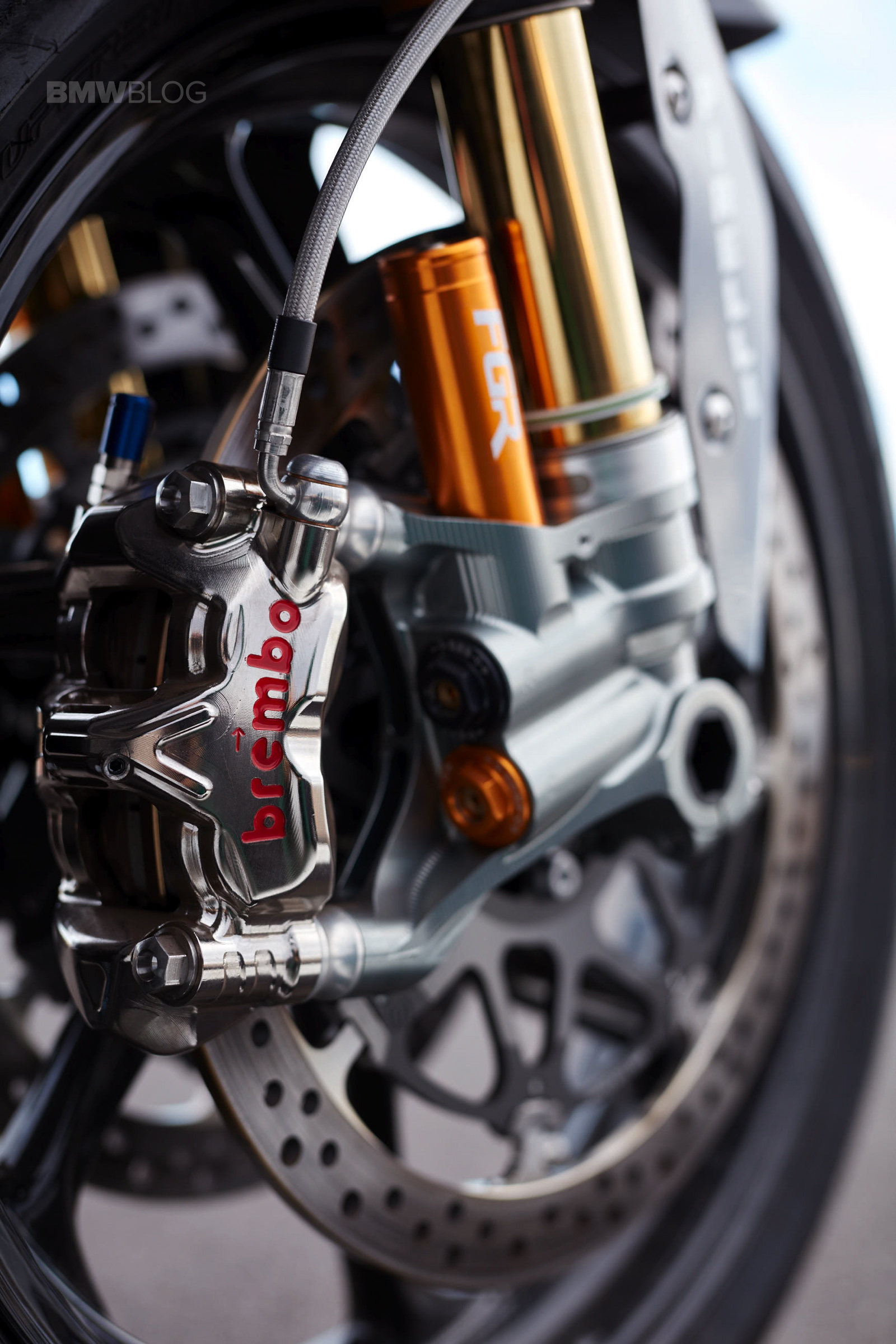 2017-BMW-HP4-21.jpg
