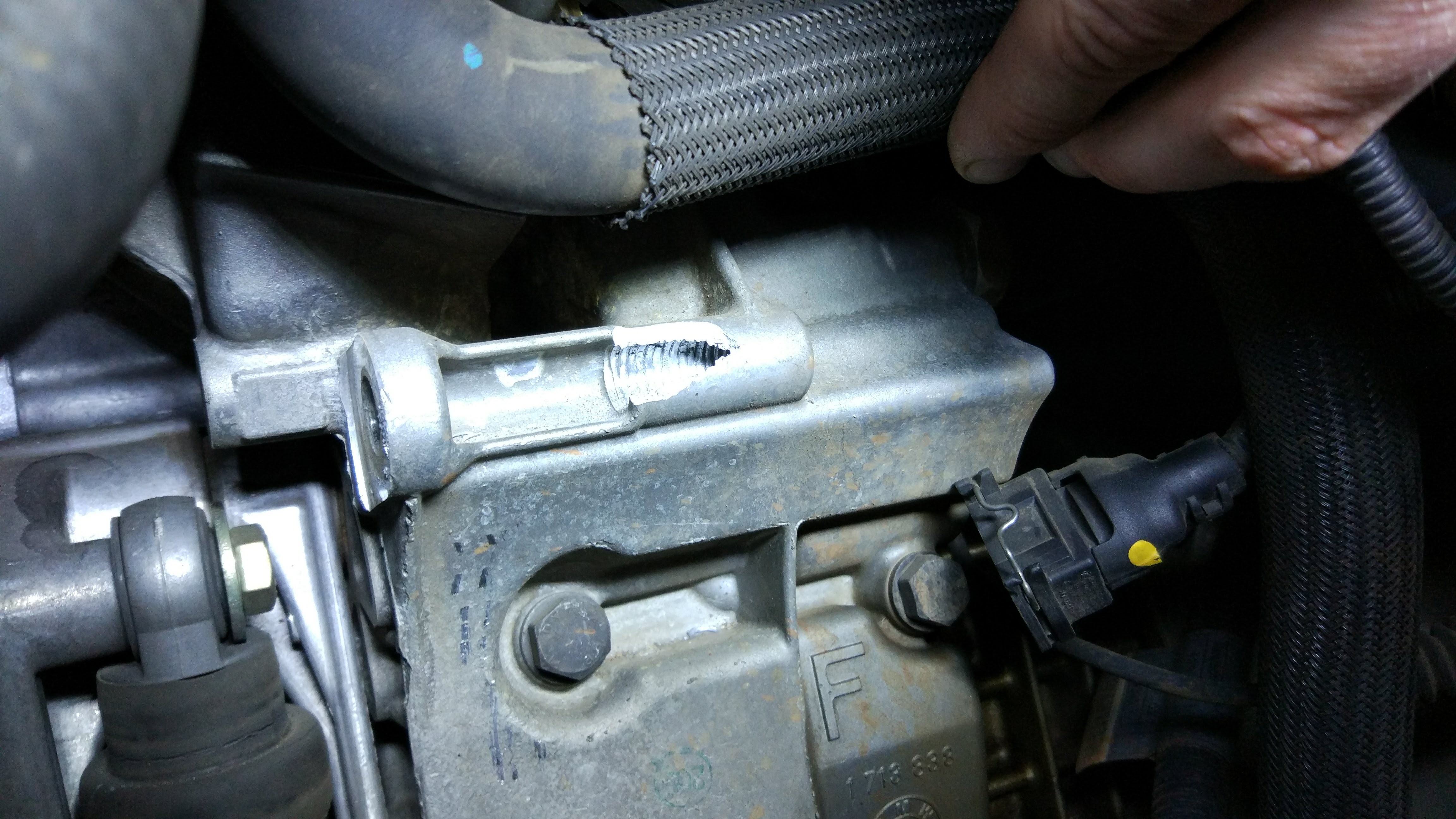 oil-filter-housing_4375339816.jpg
