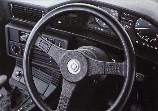 M535iSA_dash.jpg