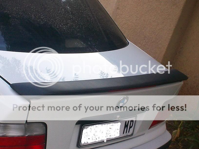 bmwbootspoiler.jpg
