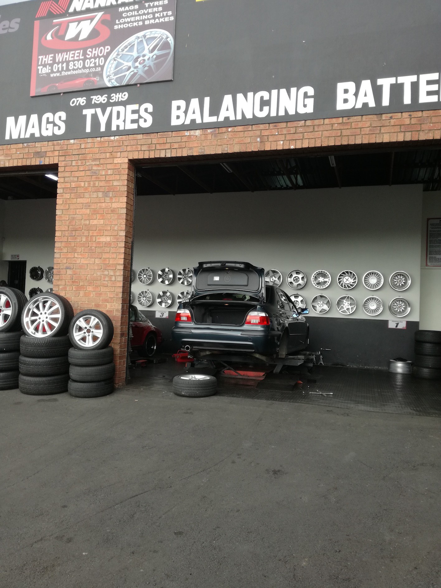 tyres_5578048974.jpg