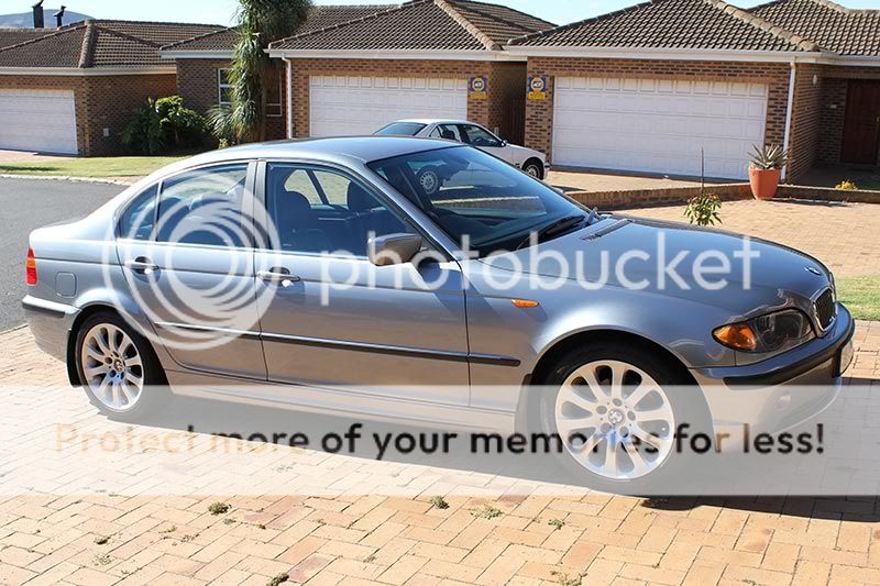 320i_Mudflaps_04.jpg