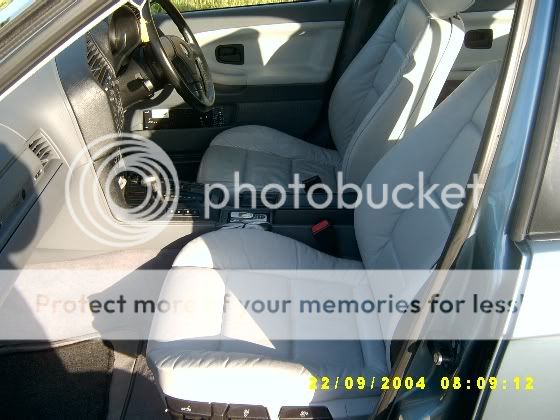 328FrontSeats.jpg