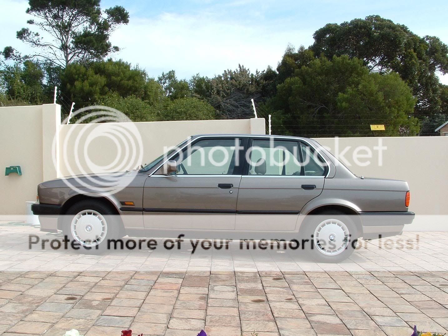 E30sidesmall.jpg