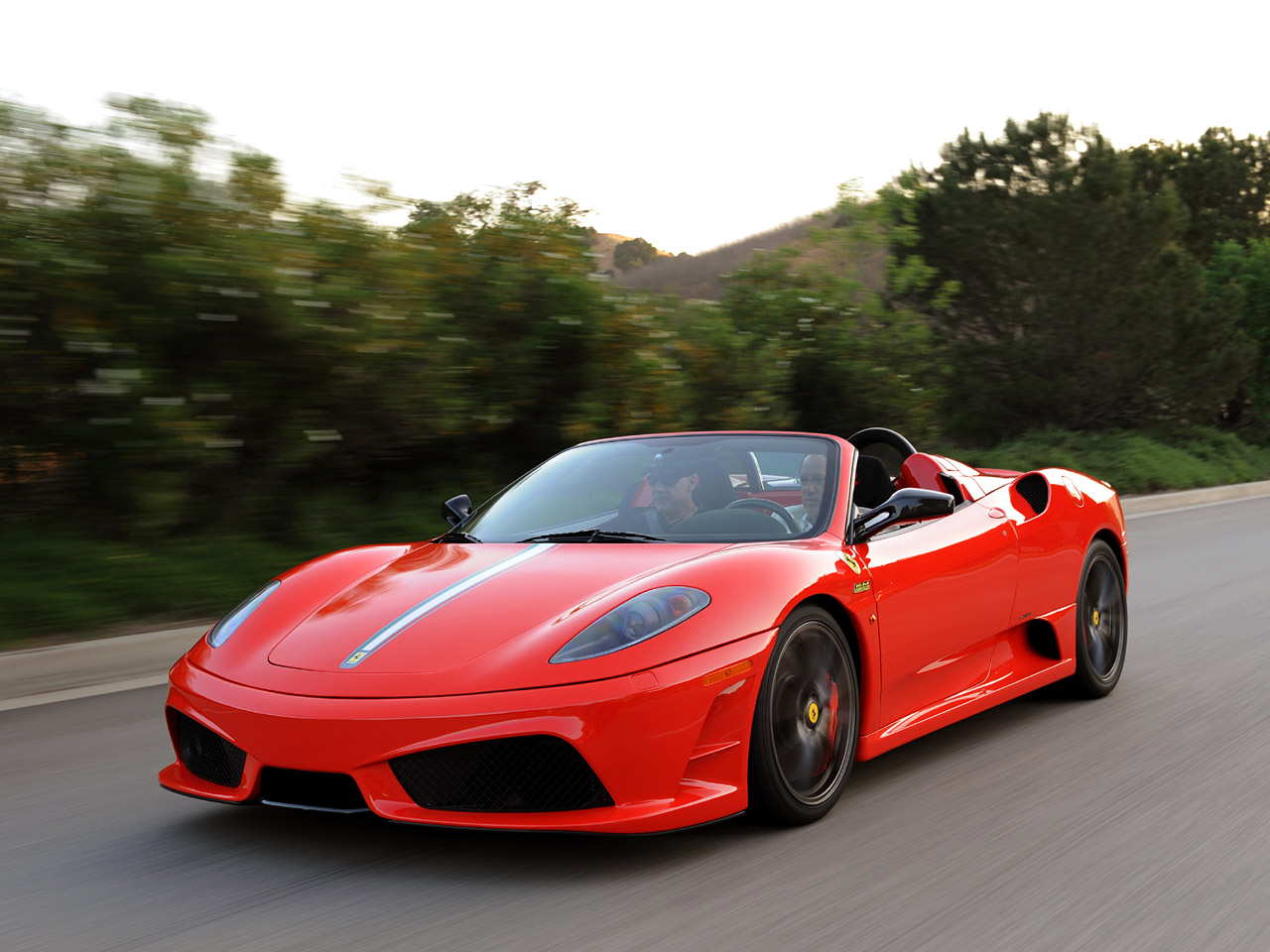 ferrari-scuderia-16m-spyder-05.jpg