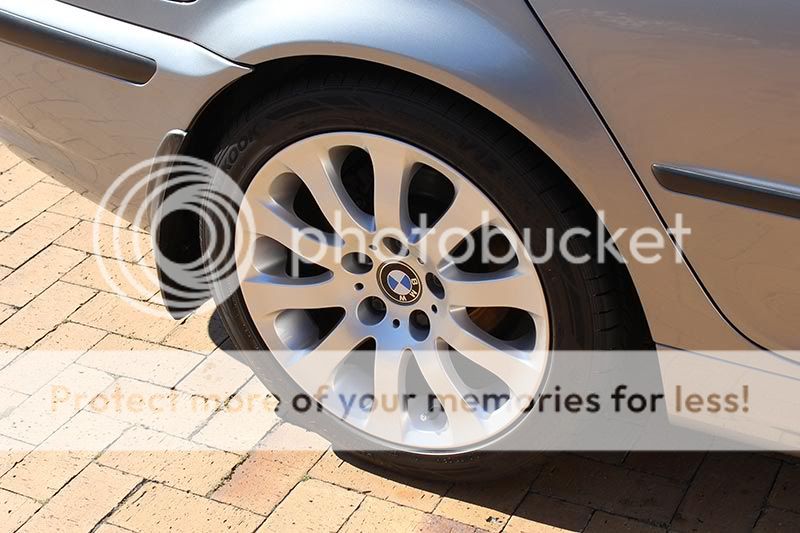 320i_Mudflaps_10.jpg