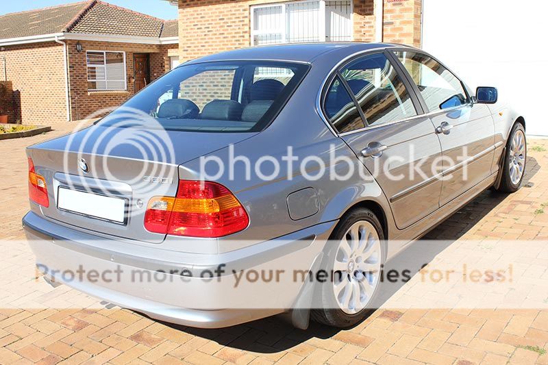320i_Mudflaps_07.jpg