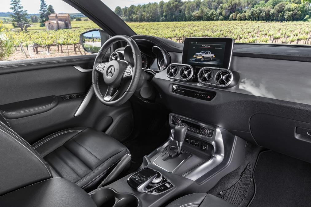 7mercedesxclass_7177238375.jpg